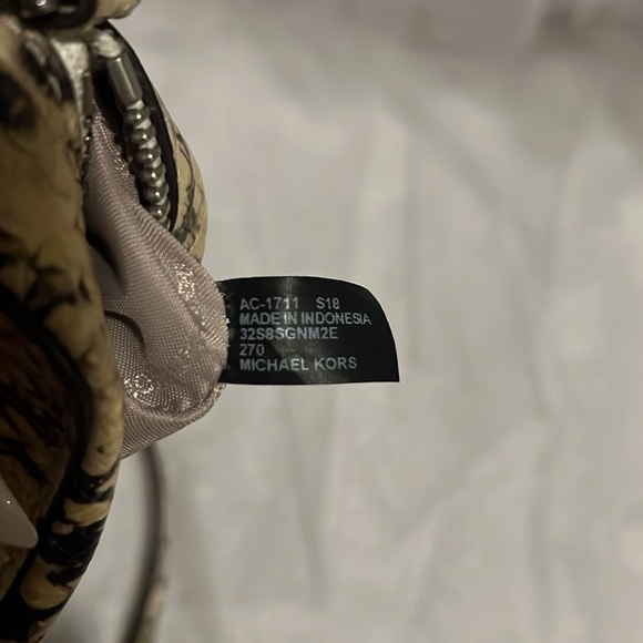 Michael Kors Crossbody - Picture 4 of 6